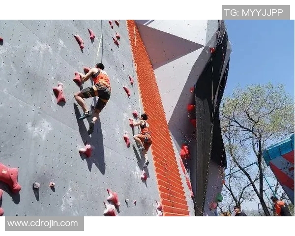 成都攀岩队的阵地战体系与攀岩战术的深度解析与实践探索 成都攀岩队的阵地战体系与攀岩战术的深度解析与实践探索