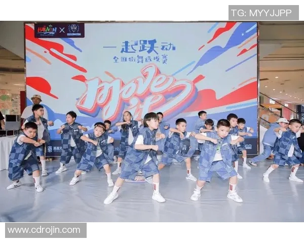 全国街舞大赛点评西安飞盘队战术表现与团队协作的精彩分析 全国街舞大赛点评西安飞盘队战术表现与团队协作的精彩分析