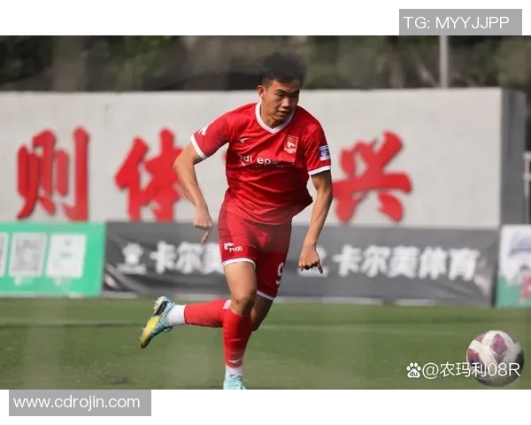 重庆足球队心理素质强劲跻身全国第三名展现球队潜力与韧性