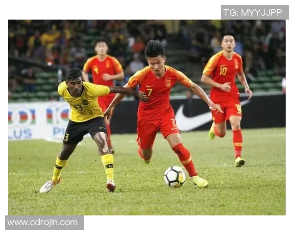 中国足球最新动态:国足备战世界杯预选赛,年轻球员崭露头角,战术调整引关注 中国足球最新动态:国足备战世界杯预选赛,年轻球员崭露头角,战术调整引关注