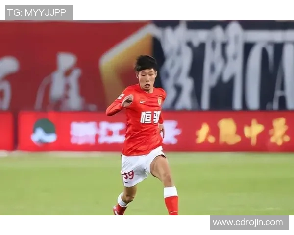 刀疤脸足球明星现役风采揭秘与传奇故事分享